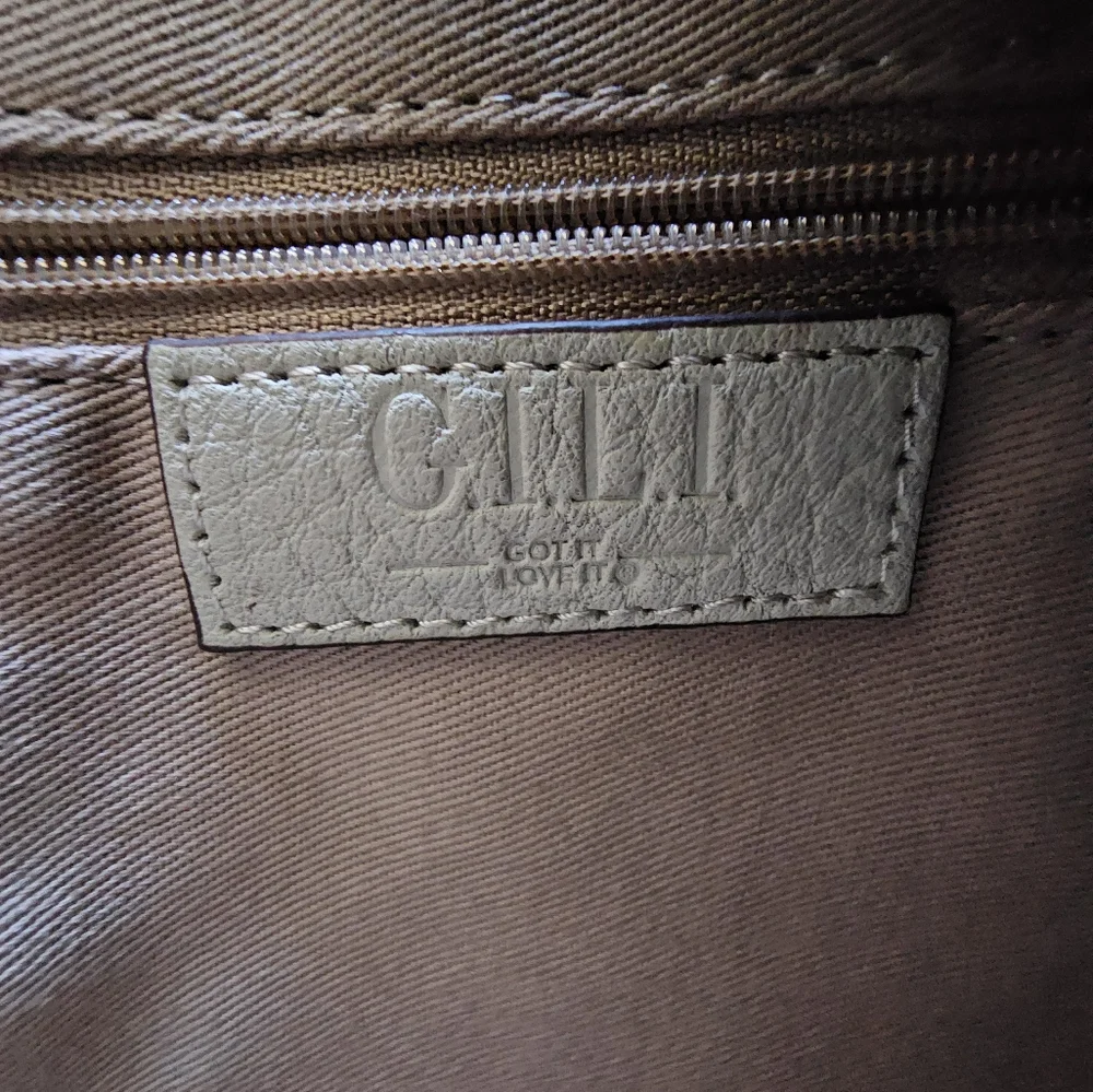 G.I.L.I Leather Purse